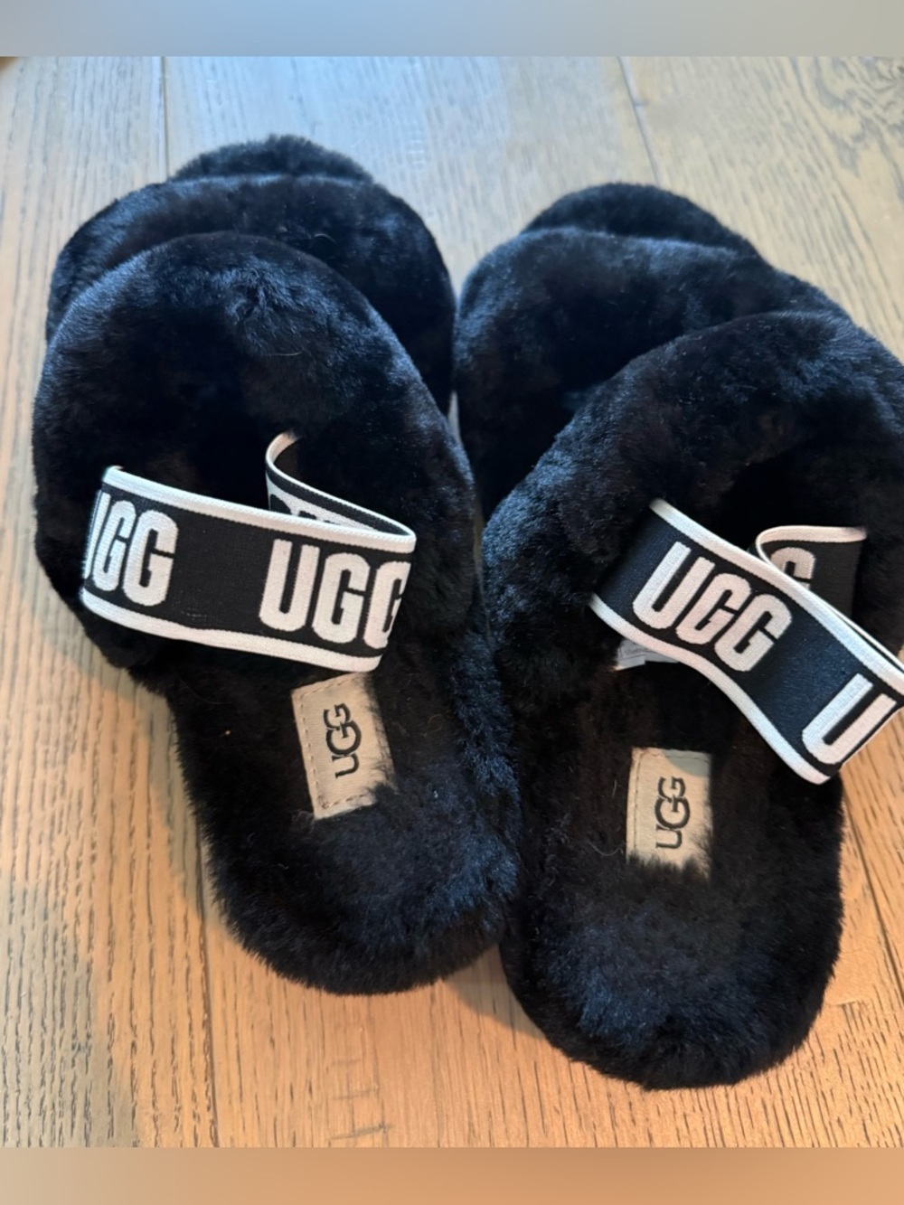 UGG Oh Yeah Slides, Black Sheepskin Sz 8 - Picture 4 of 7